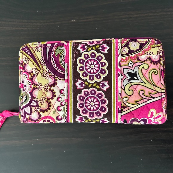 Vera Bradley Pink Wallet – Classic Quilted Style - Picture 1 of 6